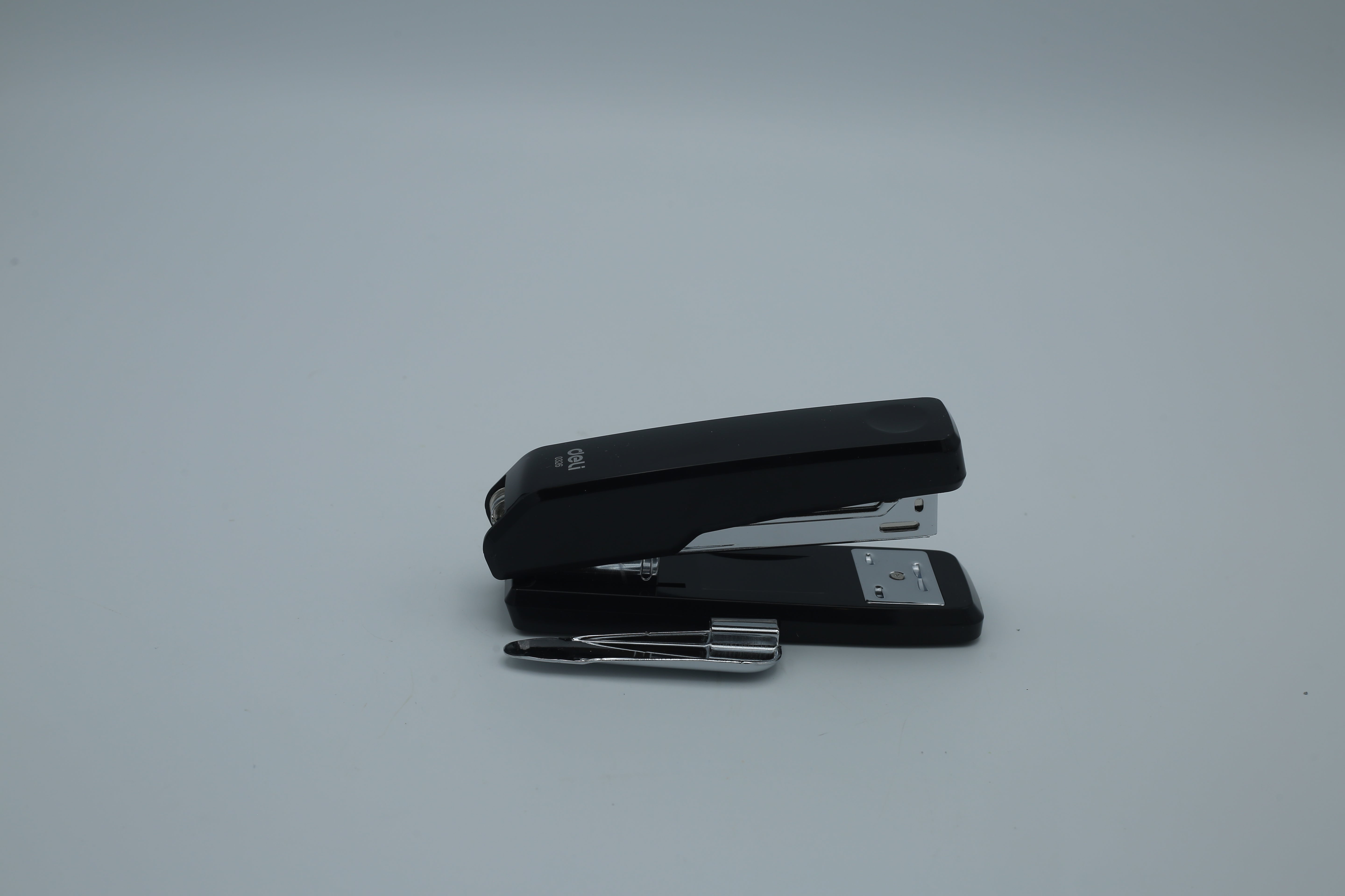 Deli Stapler Machine No 24/6 0326