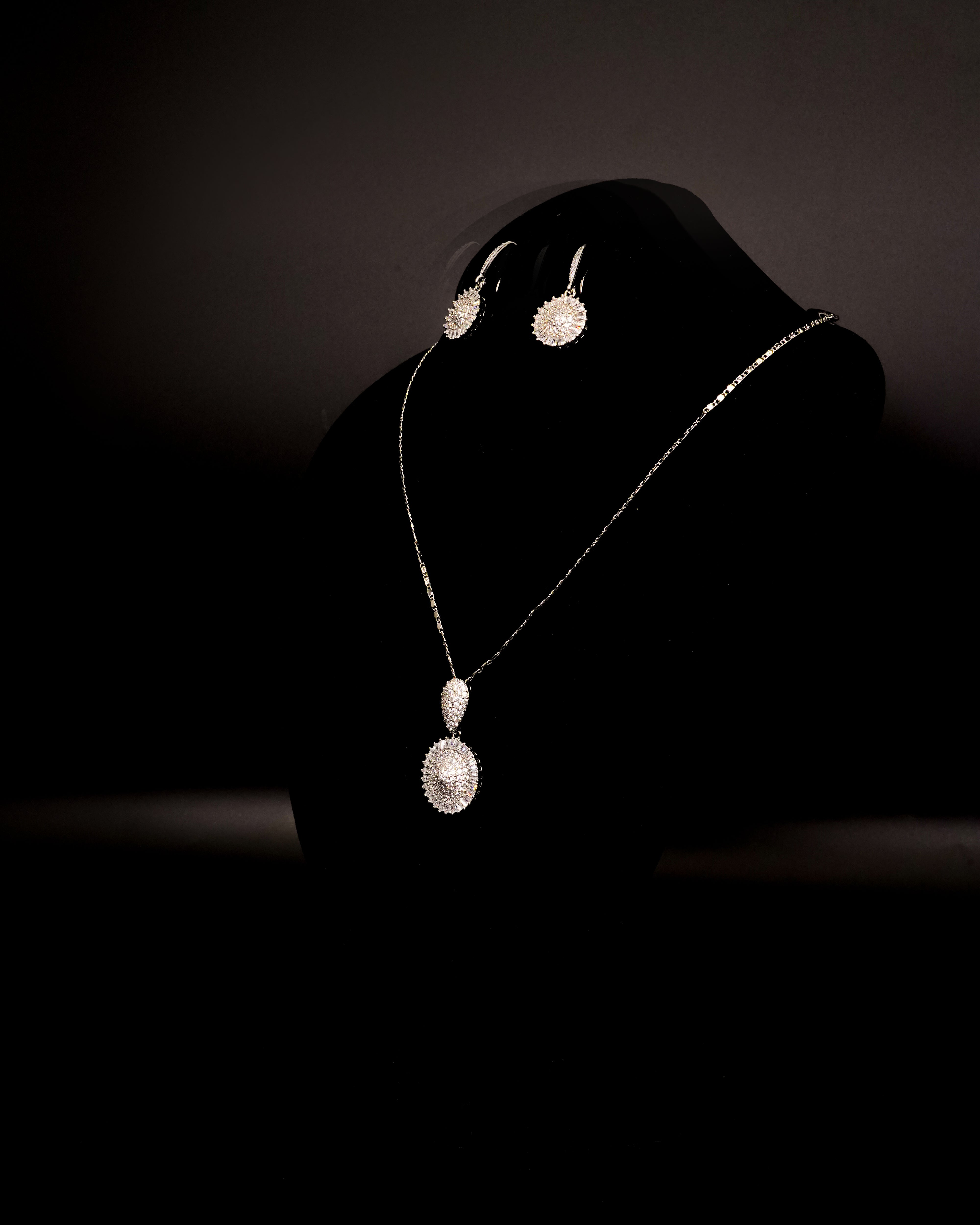 Elegand Round Shaped Locket Set with Earrings LS-4