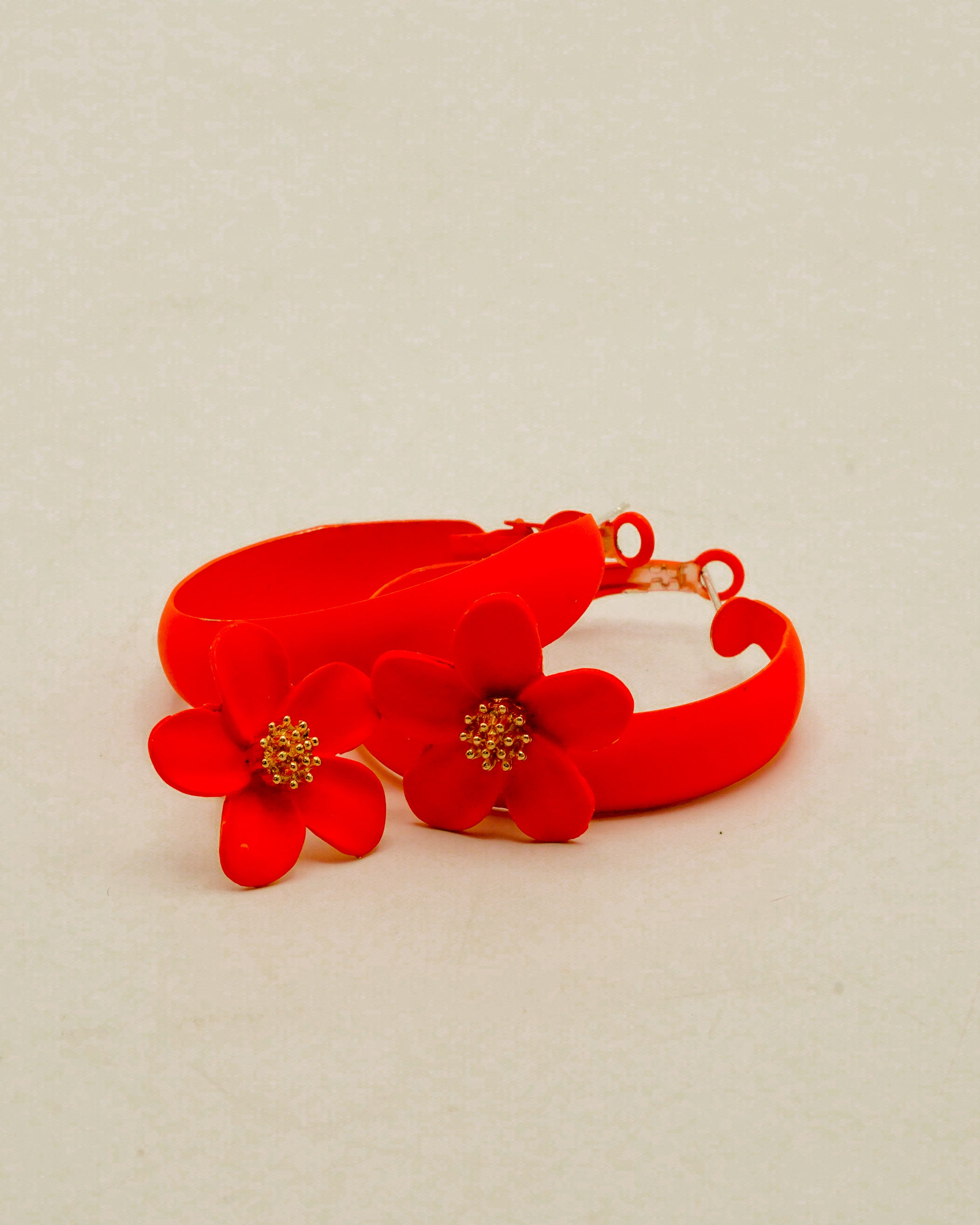 Flower Tops With Hoop Earrings E-25