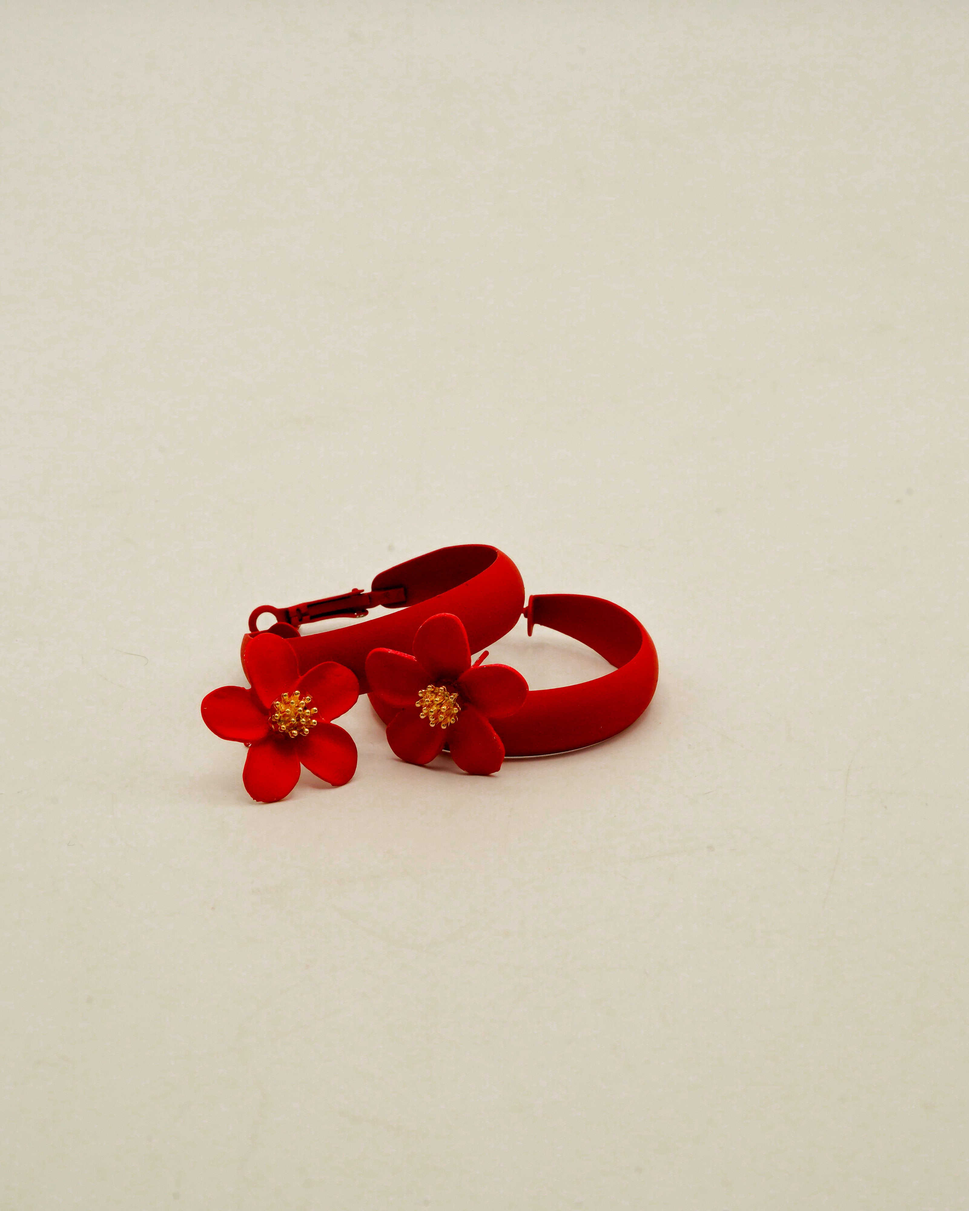 Flower Tops With Hoop Earrings E-25